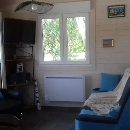 Charmante Maison Pres De Sainte-gemme Avec Jardin * Sainte-Gemme (Charente-Maritime)