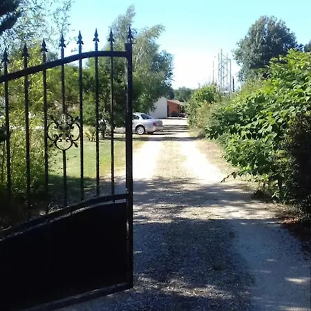 Charmante Maison Pres De Sainte-gemme Avec Jardin Sainte-Gemme (Charente-Maritime)