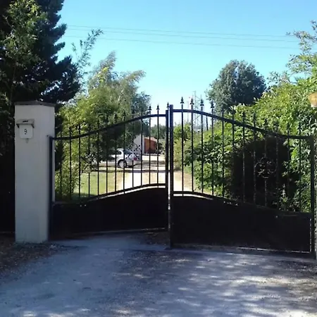 Charmante Maison Pres De Sainte-gemme Avec Jardin Ferienhaus *