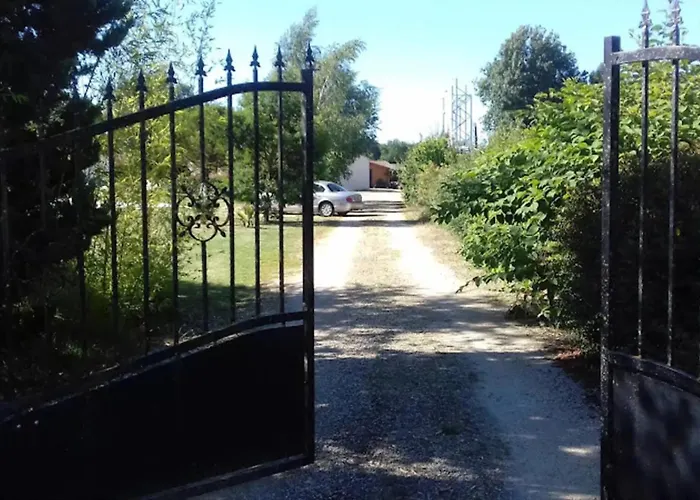 Charmante Maison Pres De Sainte-gemme Avec Jardin Sainte-Gemme (Charente-Maritime)