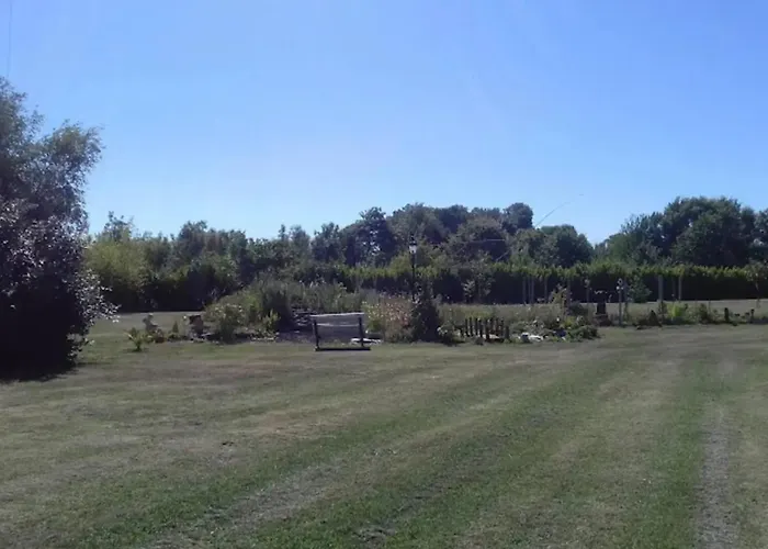 Charmante Maison Pres De Sainte-gemme Avec Jardin *