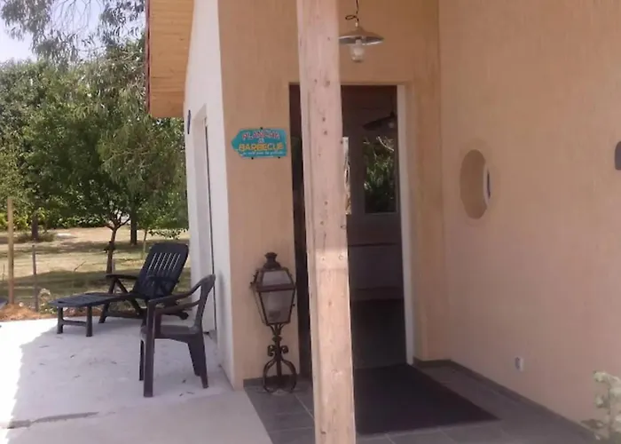 Charmante Maison Pres De Sainte-gemme Avec Jardin * Sainte-Gemme (Charente-Maritime)